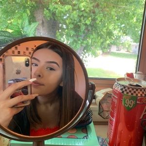 Meet your Posher, Bella